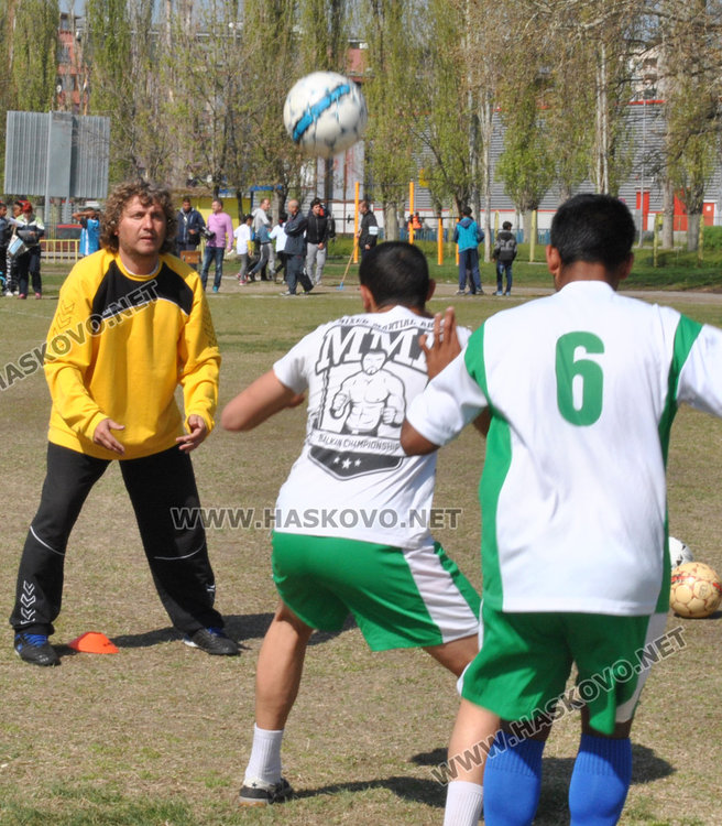 Атлетите на "Смирненски"и "Рилски" първи на ученическите общински игри