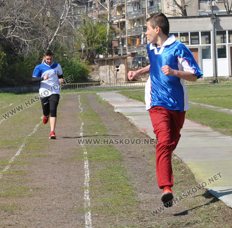Атлетите на "Смирненски"и "Рилски" първи на ученическите общински игри