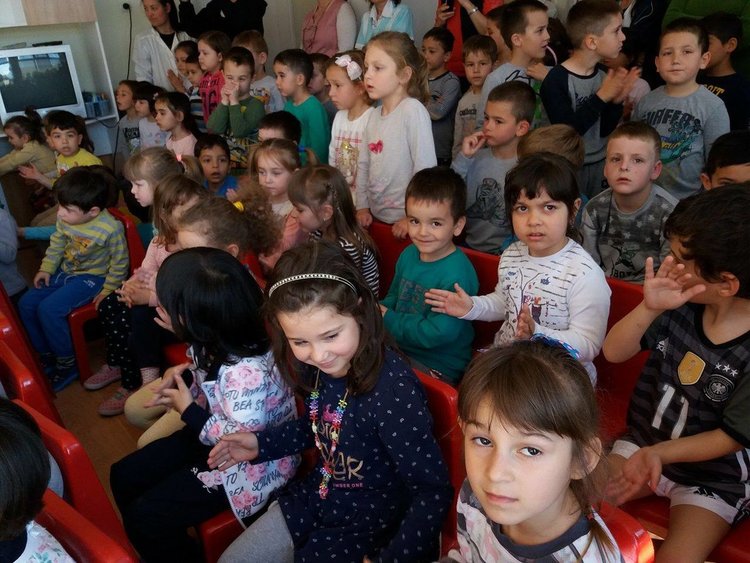 Лазарки отвориха вратите на Детска градина „8 март“