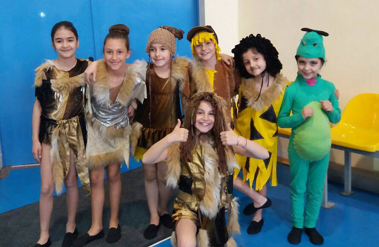 "Тангра" се завърнаха с много купи и медали от танцов турнир в София