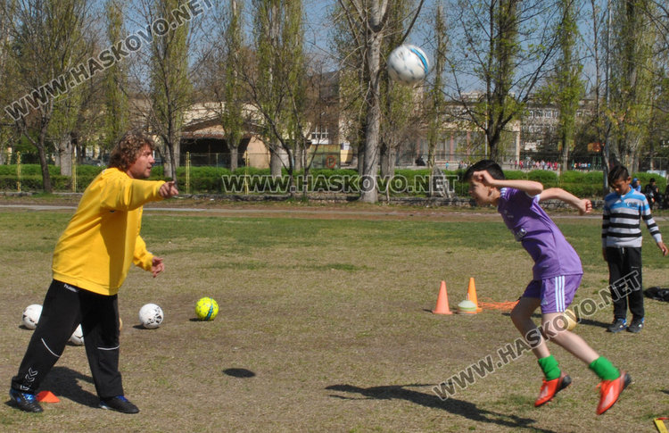 Атлетите на "Смирненски"и "Рилски" първи на ученическите общински игри