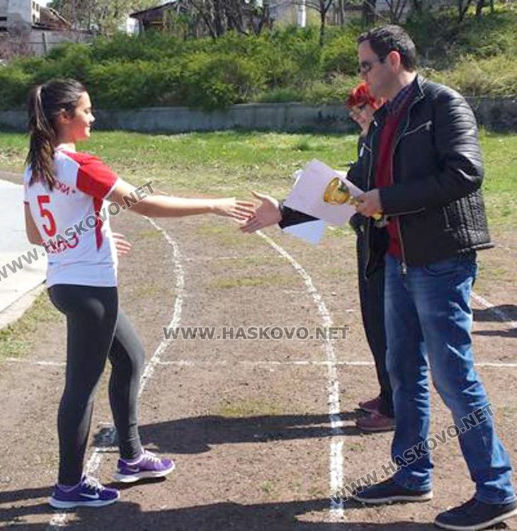 Атлетите на "Смирненски"и "Рилски" първи на ученическите общински игри