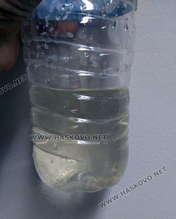 Мътилка потече от чешмите в центъра на Хасково