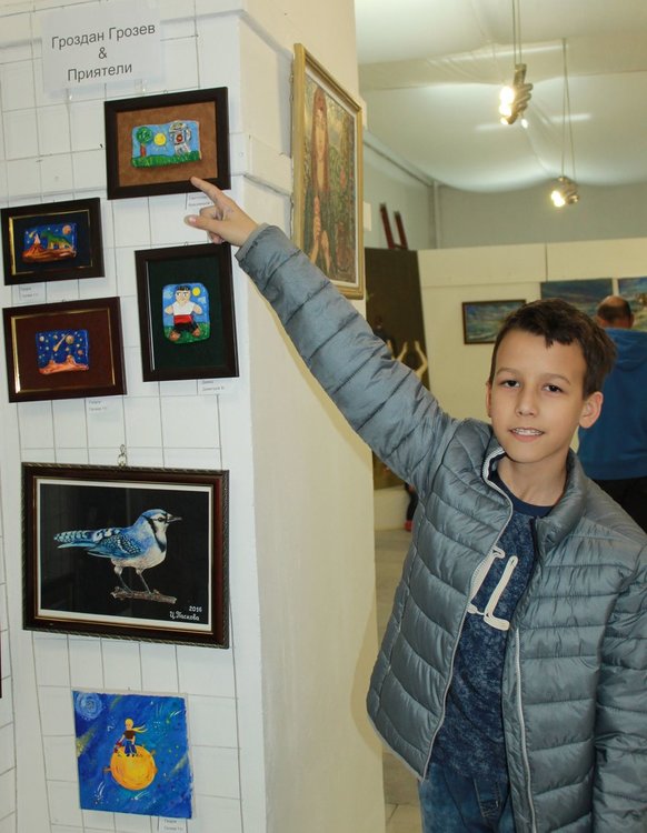 Един от малките автори, представени във Великденската изложба