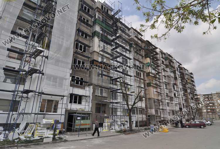 Бутат изолацията на блок в Орфей, започнали го без разрешение