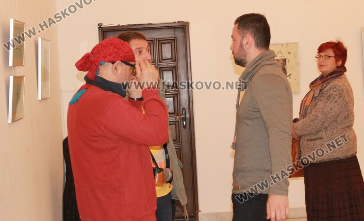 Пловдивски художник с провокативна изложба "Рисунка" в Димитровград