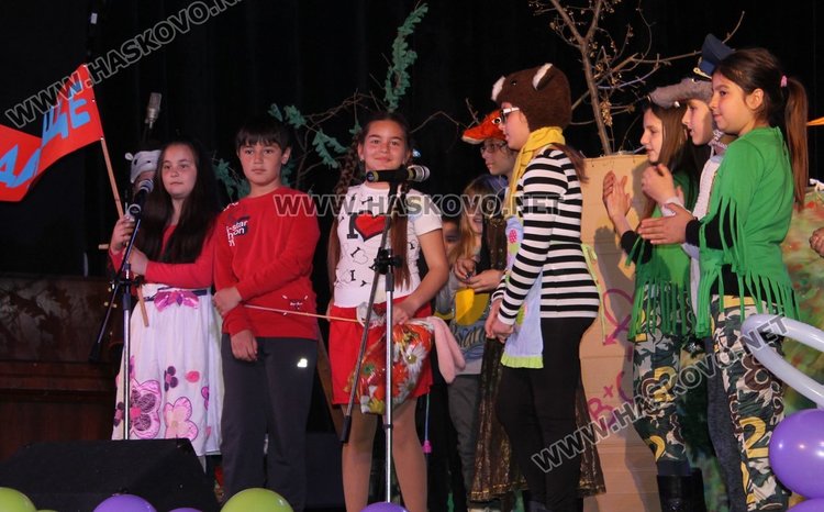 Малки актьори от СУ "Л.Каравелов" играха "Сърцето на гората"