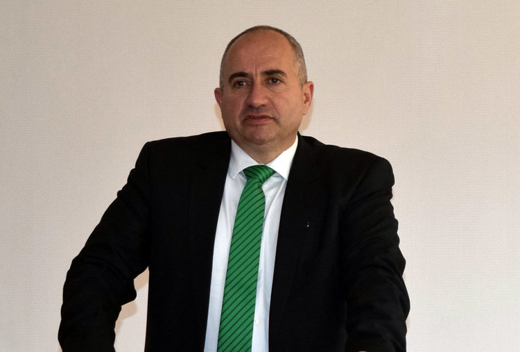 България троши много пари за интеграция на ромите,голяма част от тях не искат да учат и работят