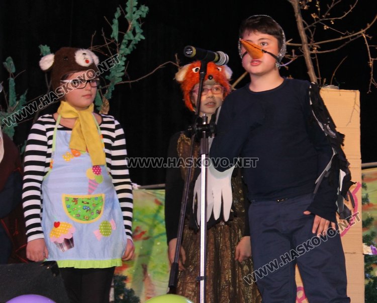 Малки актьори от СУ "Л.Каравелов" играха "Сърцето на гората"