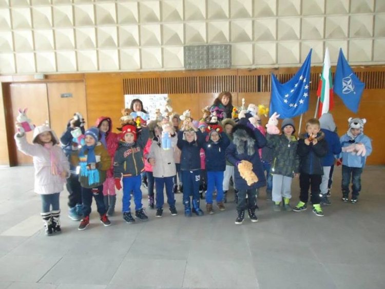 28 деца от Хитрино пристигат на пролетен лагер в Смолян, кани ги кмета Мелемов