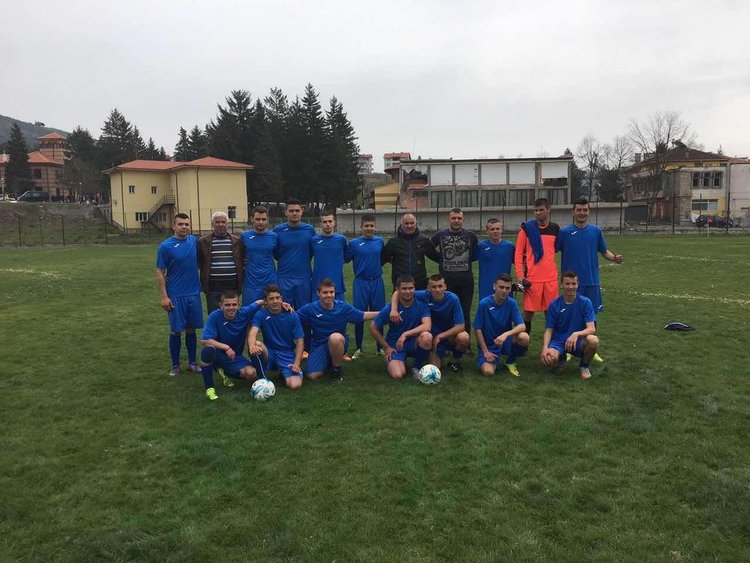 Футболисти от Кирково зонални първенци в ученически турнир