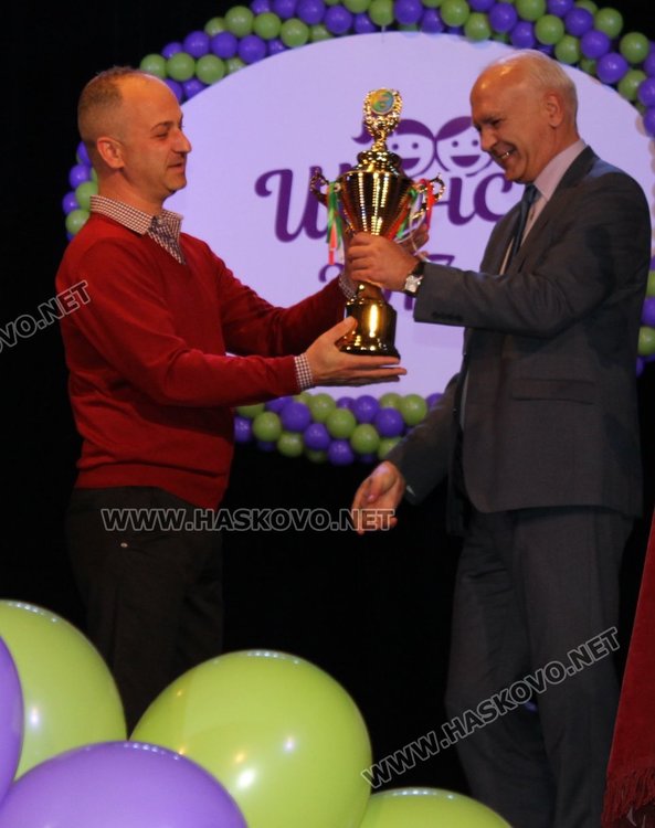 Купата на кмета за училище с най-висок рейтинг отиде при ОУ "Алеко Константинов"