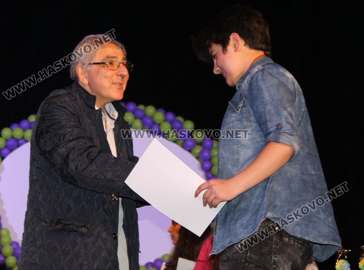 153 награди раздадоха в общинския конкурс "Шанс" в Димитровград