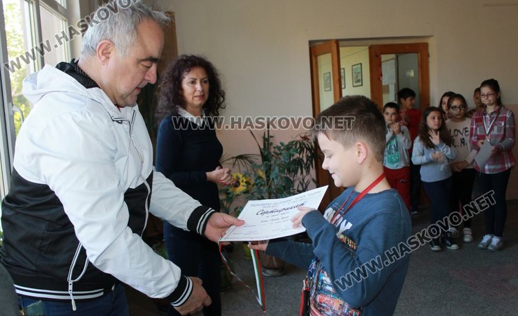 Поредни успехи за каравеловци в национално състезание по история