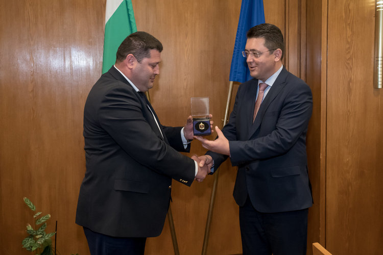 Старши комисар Венцислав Момчилов е награден с почетен знак на МВР за изборите