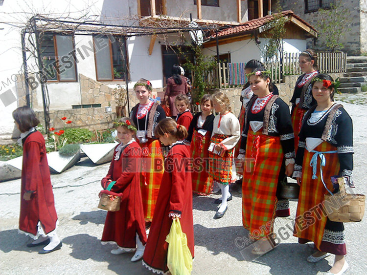 Лазарки наричаха за здраве в Широка лъка