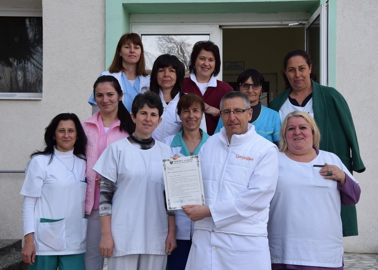 Ресми Мурад поздрави здравните работници за празника им