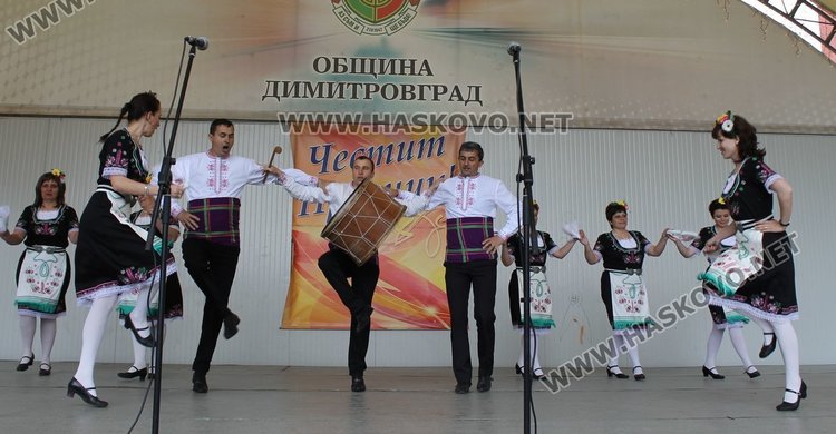 Малки лазарки обраха наградите в празничен конкурс в Димитровград