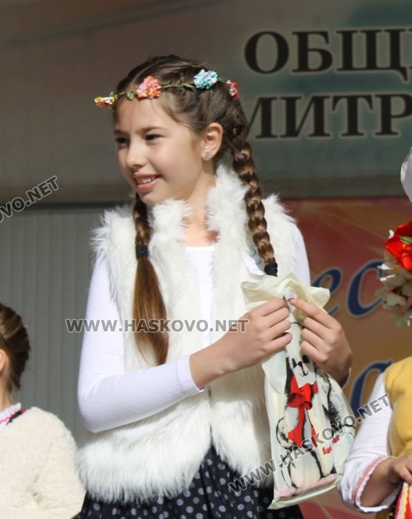 Малки лазарки обраха наградите в празничен конкурс в Димитровград