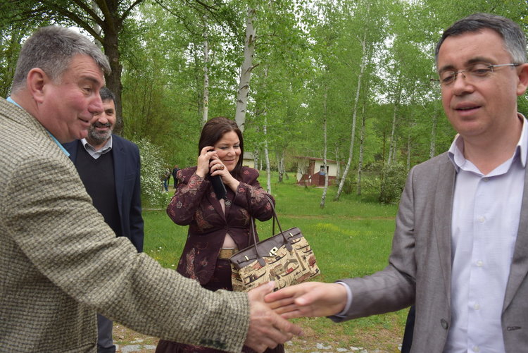 Бенеков с кмета Хасан Азис