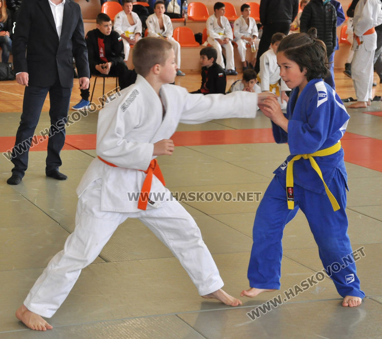 Малките хасковски джудисти мачкат наред в Спартак 