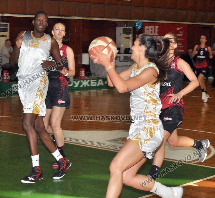Баскетболистките на Хасково удариха Нефтохимик в първия полуфинал в зала „Дружба“