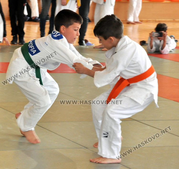 Малките хасковски джудисти мачкат наред в Спартак 