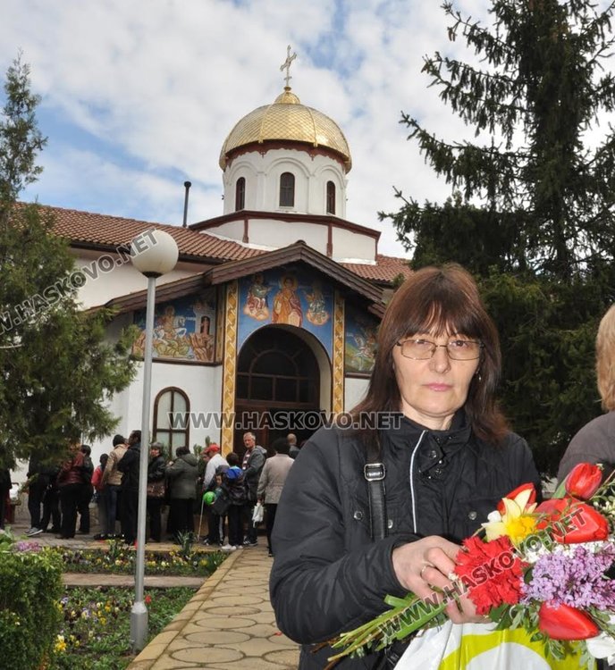 Димитровградчани се стекоха в храм "Св.Димитър" на Цветница
