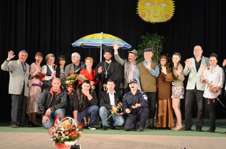 Театралите представиха "Вражалец" пред първомайска публика