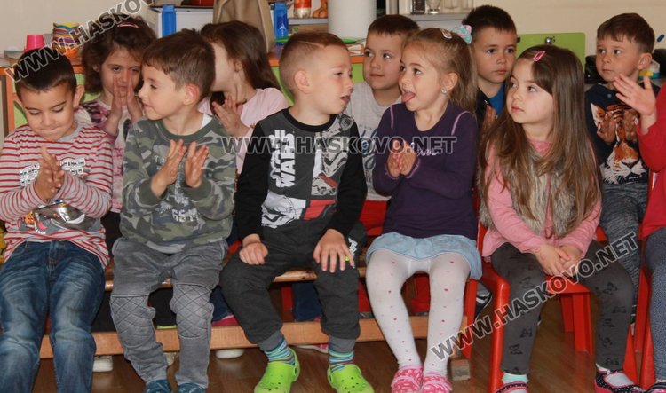 "Галаксико" организира Великденски концерти в детските градини