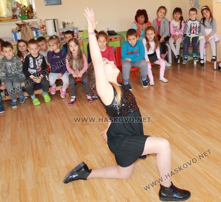 "Галаксико" организира Великденски концерти в детските градини