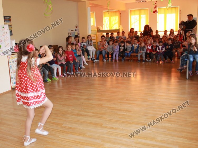 "Галаксико" организира Великденски концерти в детските градини