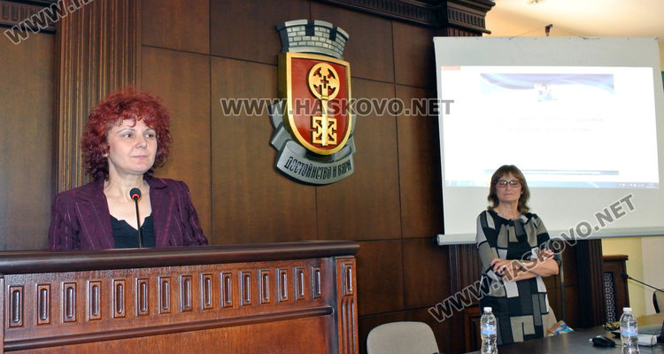 Професор обучава мед. сестри да лекуват деца с диабет в забавачки  