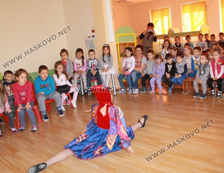 "Галаксико" организира Великденски концерти в детските градини