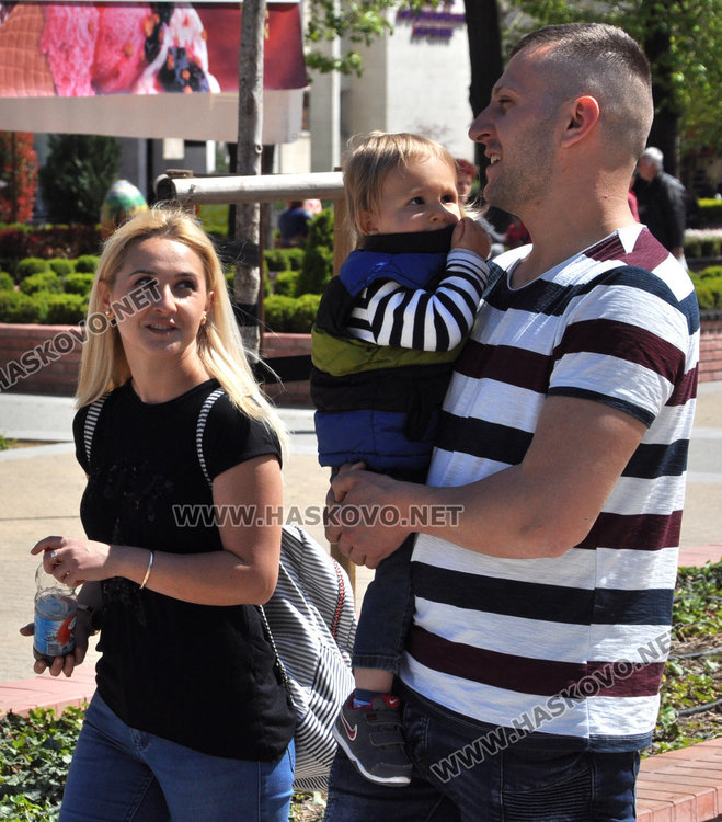 Днес минаваме 20-те, пуснаха фонтаните и сладоледите