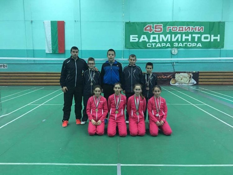 13 годишната Михаела надви 15- и 17- годишните бадминтонистки