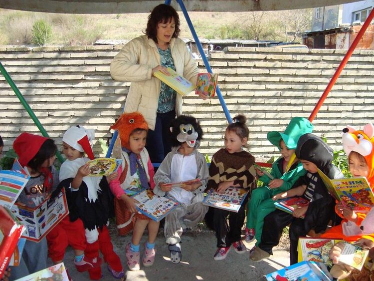 Детска градина "Звездица" в Димитровград се включи в инициативата "Походът на книгите"