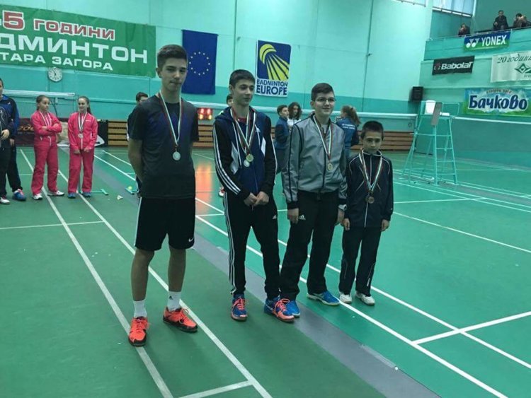 13 годишната Михаела надви 15- и 17- годишните бадминтонистки