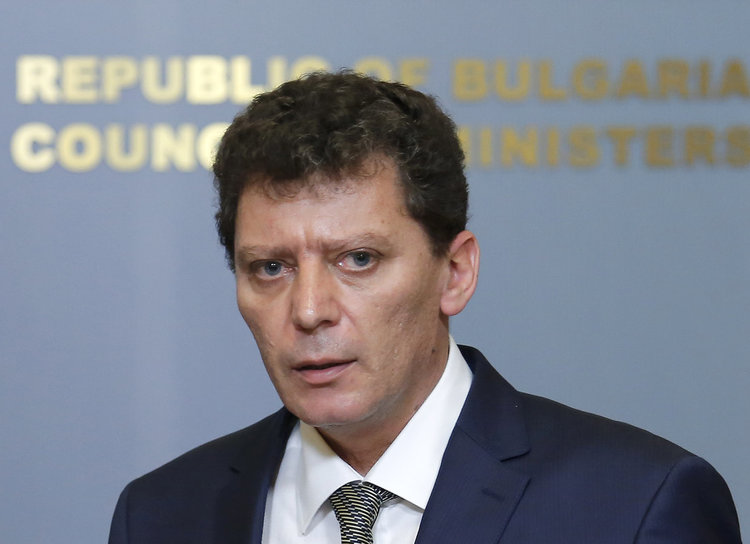 Регионалният министър е подал сигнал в прокуратурата за високите цени за саниране