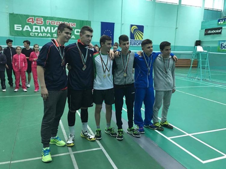 13 годишната Михаела надви 15- и 17- годишните бадминтонистки