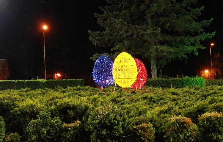 Светещи яйца- нова великденска украса в Димитровград