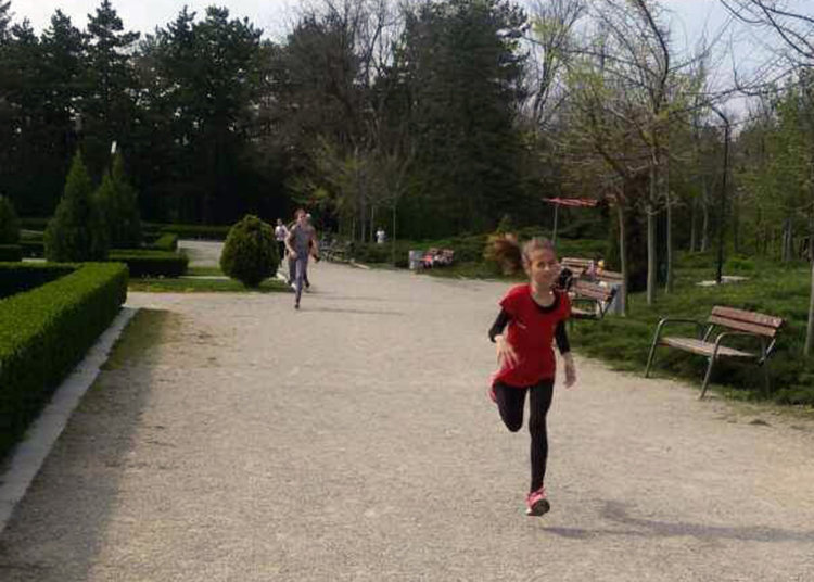 Ученици от 1 до 12 клас в кросова надпревара на Ямача