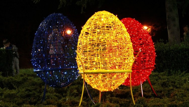 Светещи яйца- нова великденска украса в Димитровград