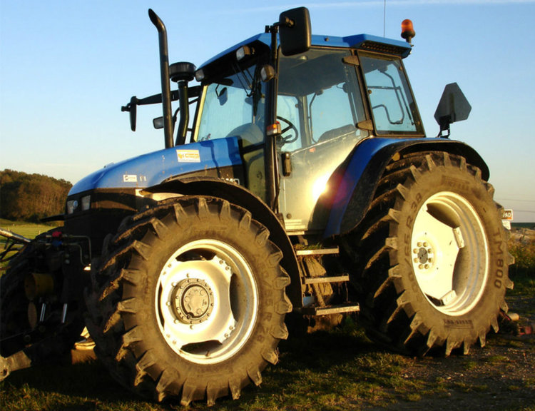 Въвеждат винетки за трактори и комбайни