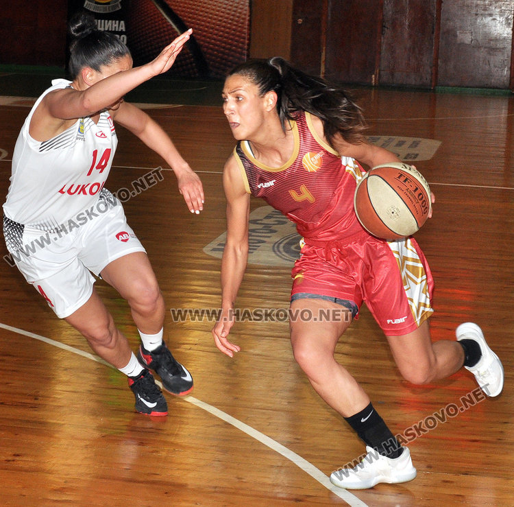 Хасково на финал след трета победа над Нефтохимик