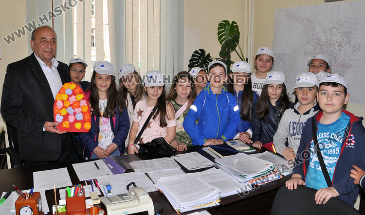 20 мераклии за стола на кмета на Хасково влязоха в общината