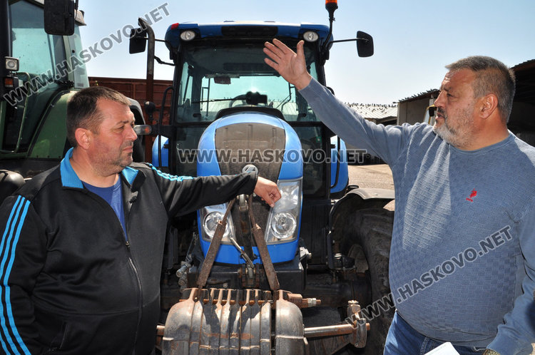Земеделци скачат срещу винетките за трактори, плашат с блокада на Пътното