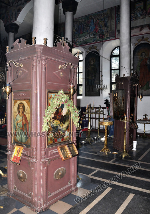 Закопчаха мъж, задигнал икона от църква в Хасково дни преди Великден