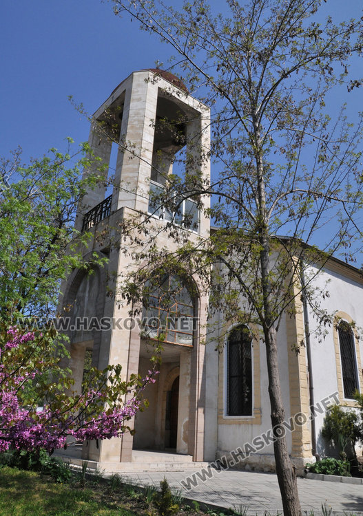 Закопчаха мъж, задигнал икона от църква в Хасково дни преди Великден