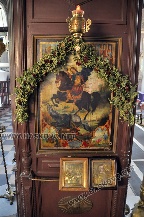 Закопчаха мъж, задигнал икона от църква в Хасково дни преди Великден